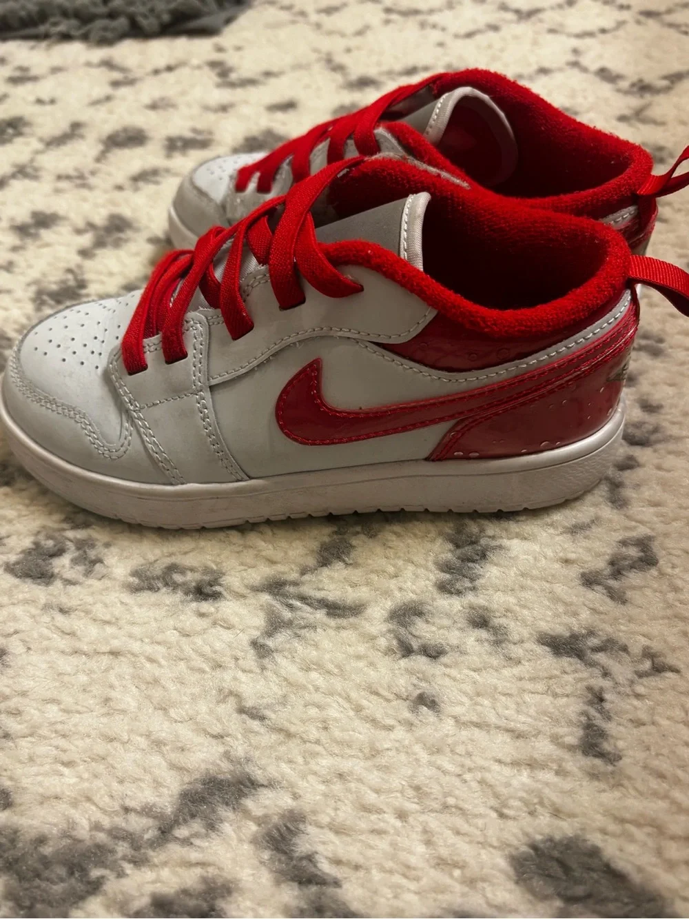 Nike Jordan 1 lows Kids White and Red Sneakers